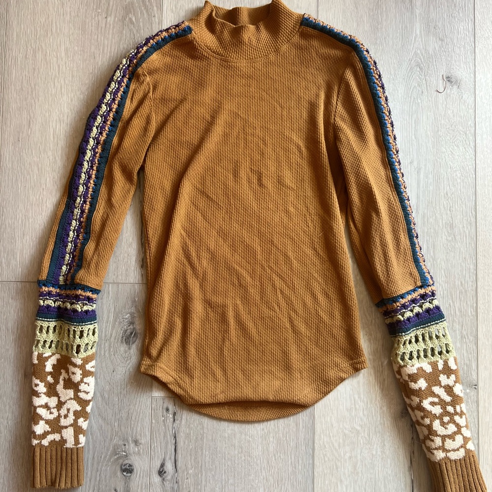 XS free people tan thermal long sleeve